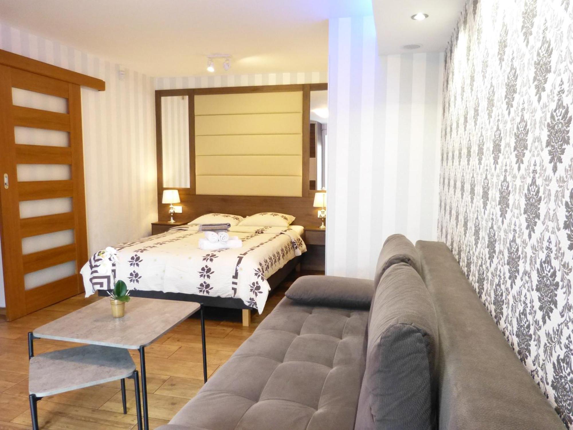 Asenata Pokoje & Apartamenty Centrum 우스트론 외부 사진