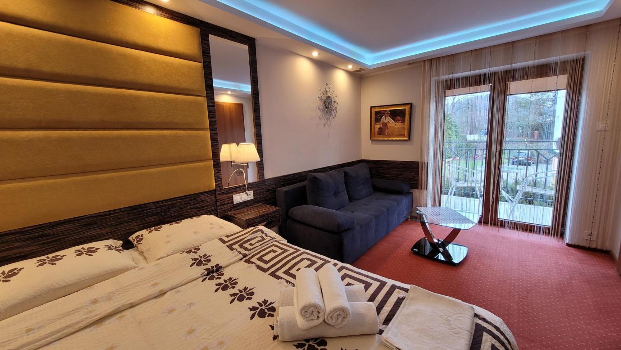 Asenata Pokoje & Apartamenty Centrum 우스트론 외부 사진