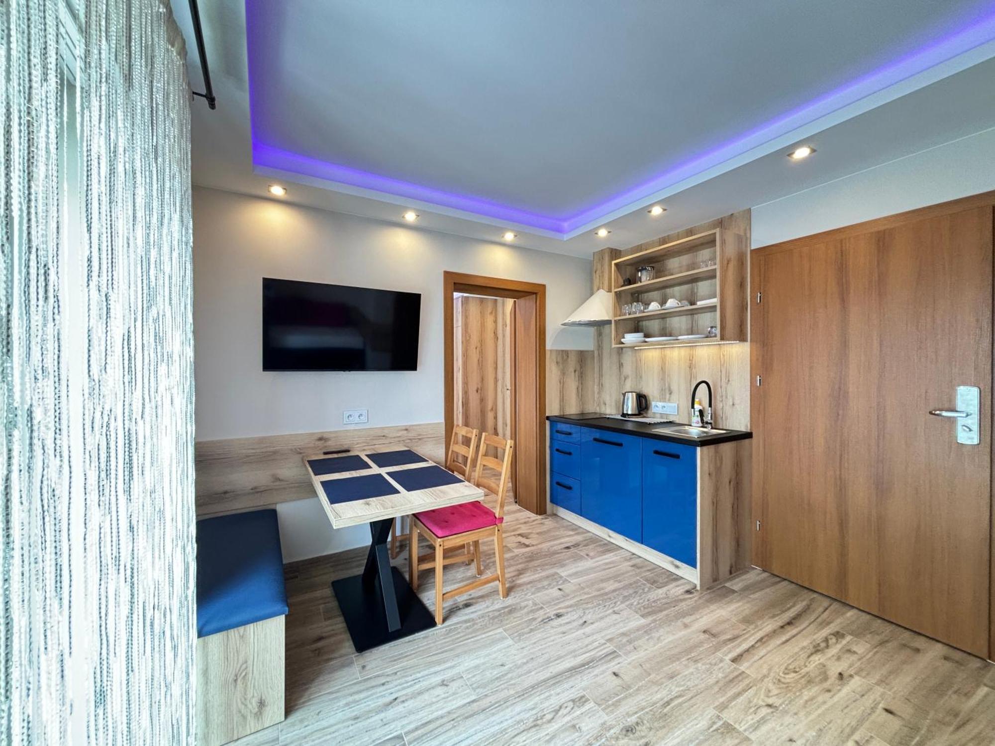 Asenata Pokoje & Apartamenty Centrum 우스트론 외부 사진