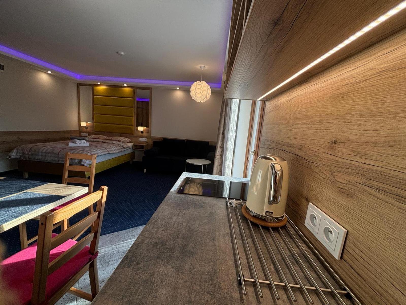 Asenata Pokoje & Apartamenty Centrum 우스트론 외부 사진