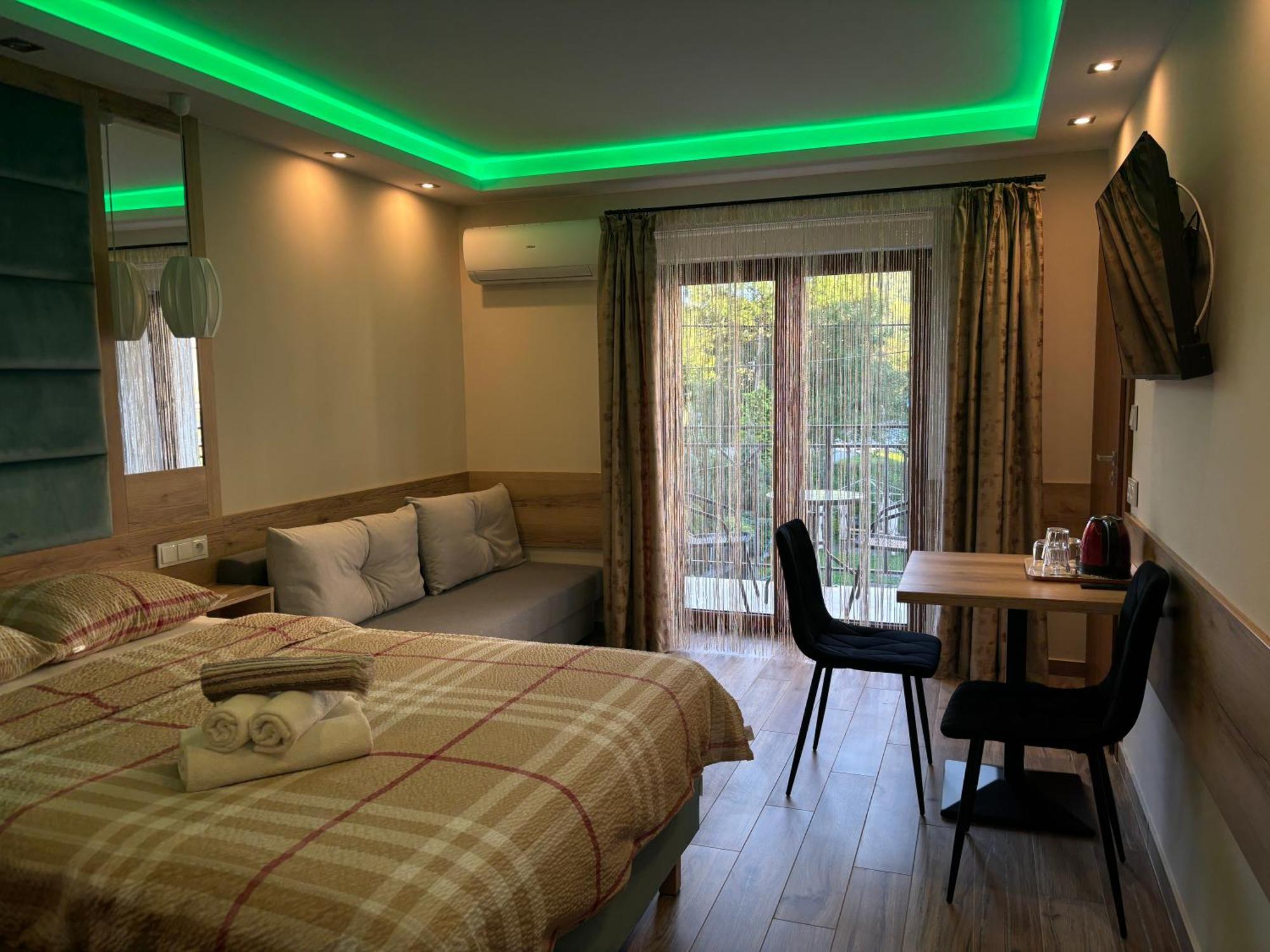 Asenata Pokoje & Apartamenty Centrum 우스트론 외부 사진